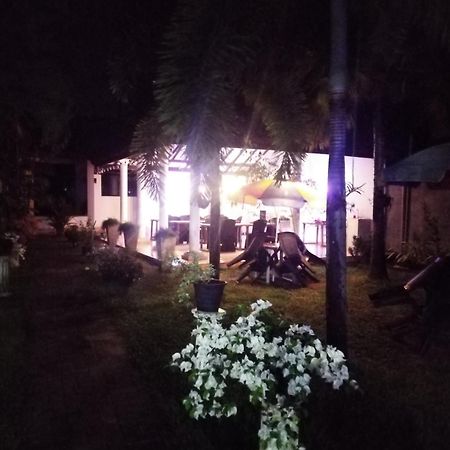 Blue Bell Hotel Negombo Exterior foto